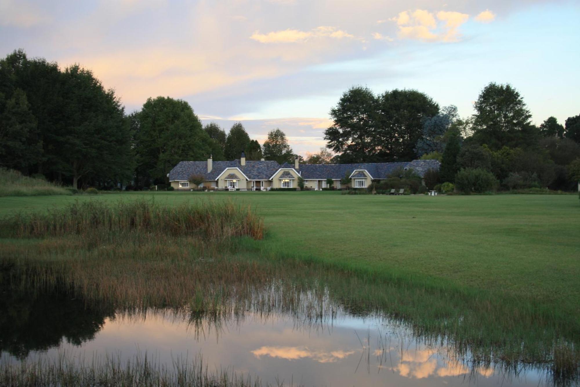 Moorcroft Manor Boutique Country Hotel Himeville Ngoại thất bức ảnh